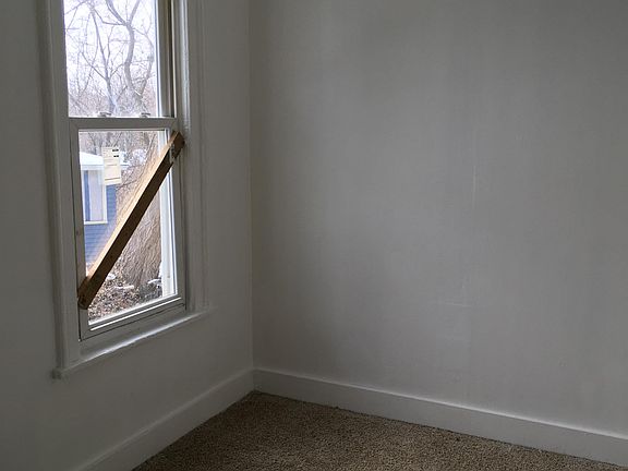 5th image of 374 Gertrude St #2