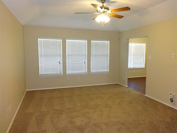 5th image of 721 Stonebrooke Dr
