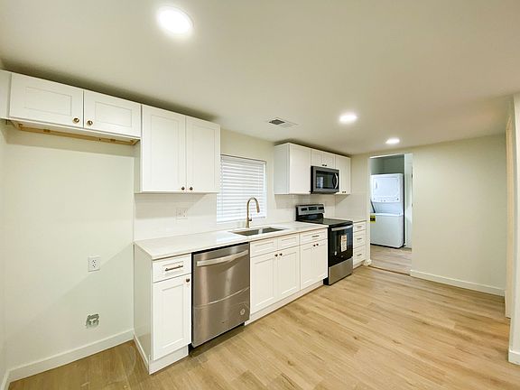 3rd image of 1540 Farley Avenue Ext