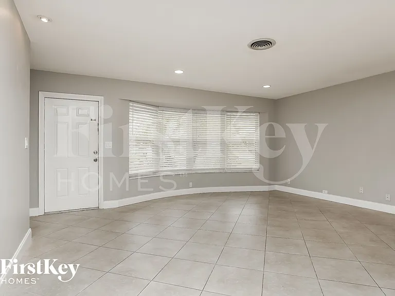 6119 NW 18th Ct — Photo 3