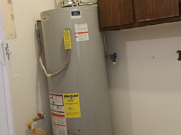 3rd image of 614 Homewood Pl