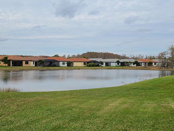 4th image of 11632 Onyx Cir