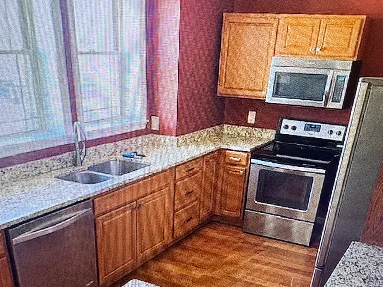 1258 Illinois Ave #4 — Photo 2