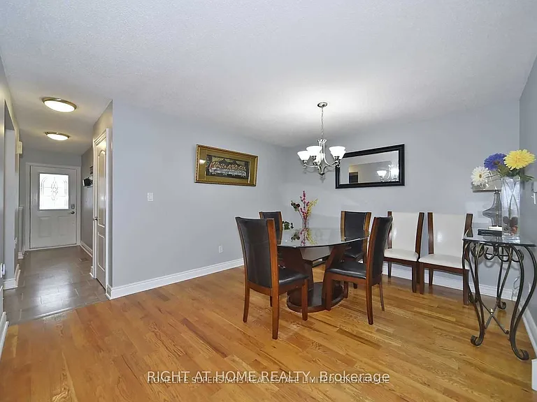1434 Largo Cres — Photo 9