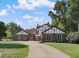 28323 Farrs Garden Path, Westlake, OH 44145