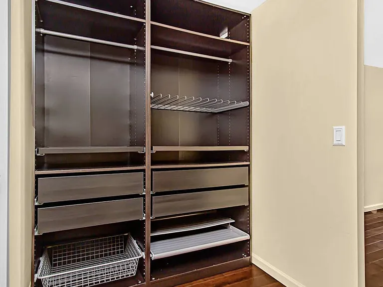 400 E Randolph St #3321 — Photo 8