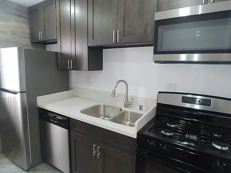 Edgemont Apts — Photo 39