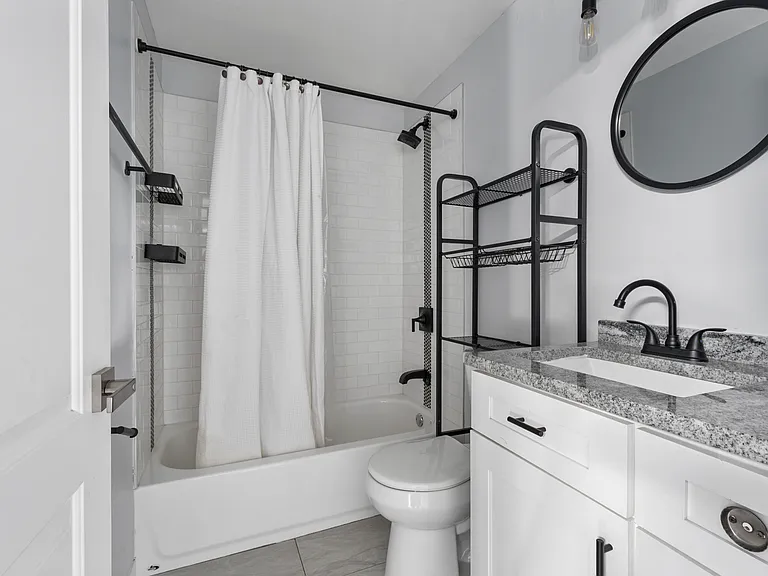 2945 W Peterson Ave #204 — Photo 10