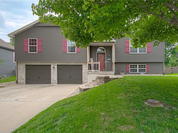 1224 NE Beacon Ave, Lees Summit, MO 64086