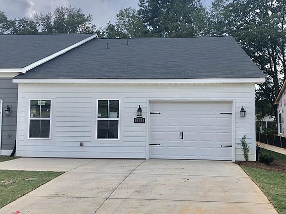 3rd image of 3018 Stanhope Dr