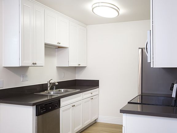 4th image of 4833 Kansas St APT 105