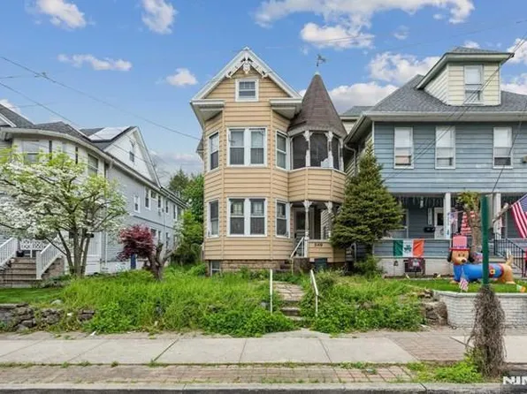 249 Hillside Ave, Leonia, NJ 07605