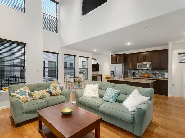 1841 Radcliffe St, Houston, TX 77007