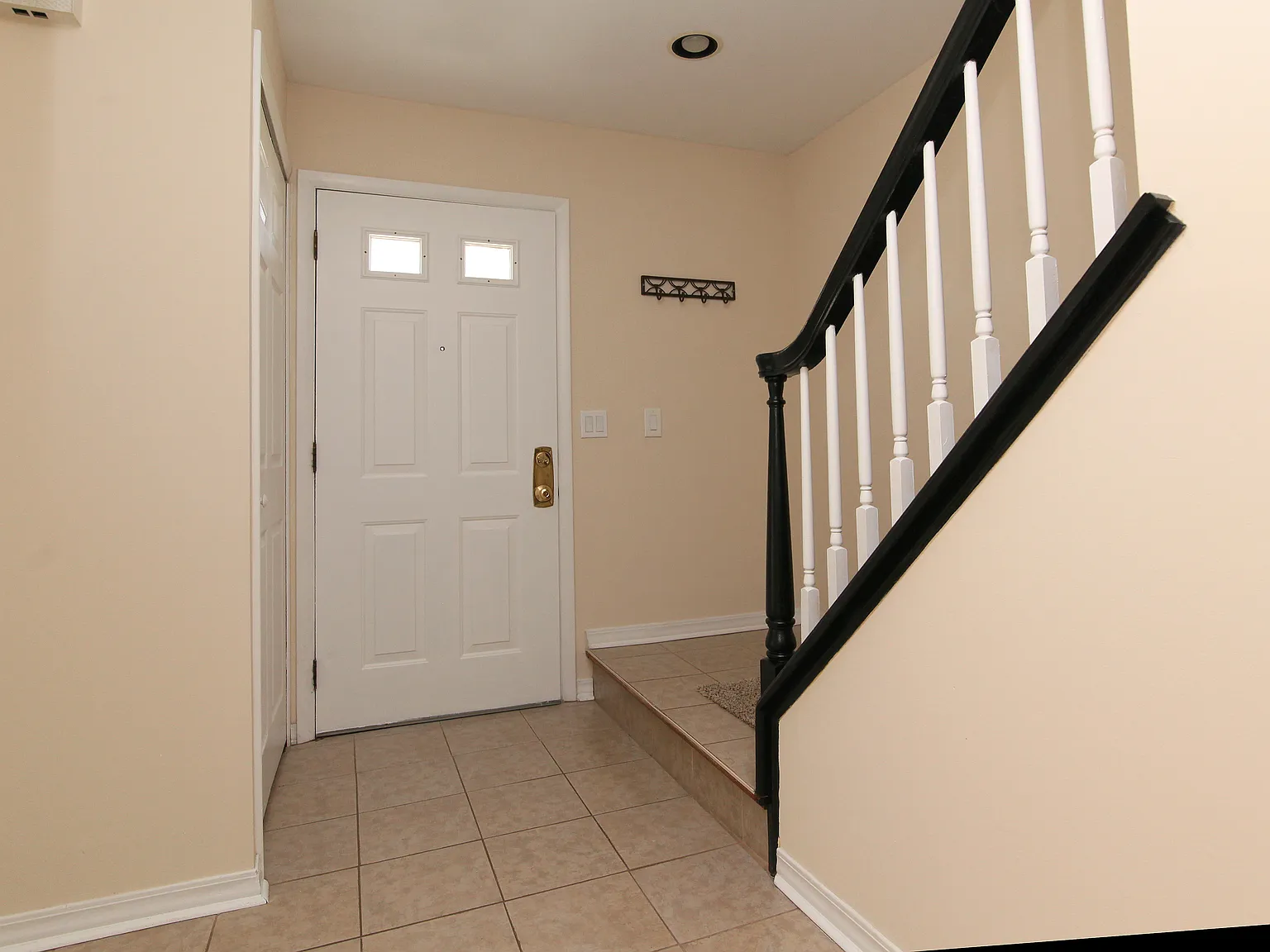 3 bed, 1.5 bath, 1123 sqft, $1,600 — Photo 3