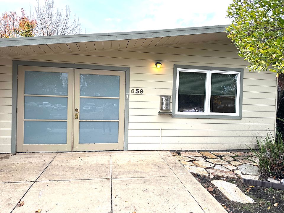 1st image of 659 Ashton Ave
