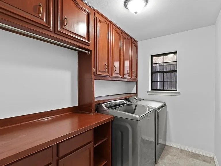3420 Portside Ln — Photo 13