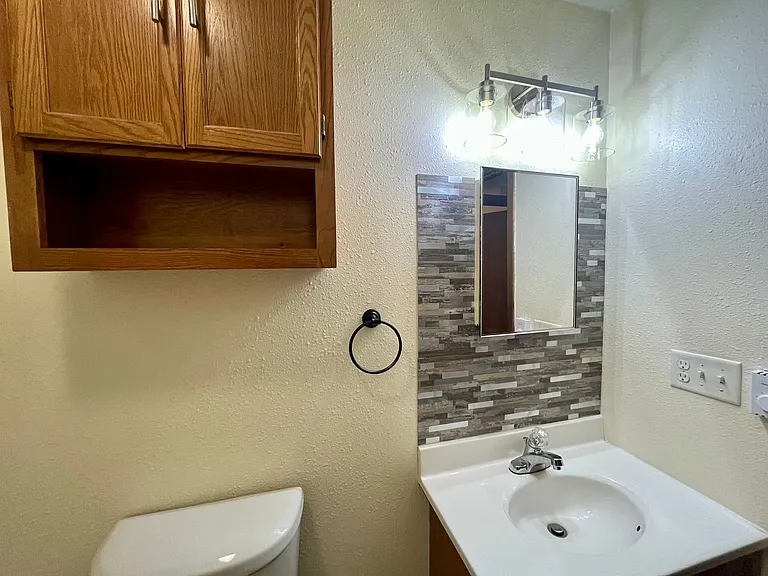1011 Timm St — Photo 14