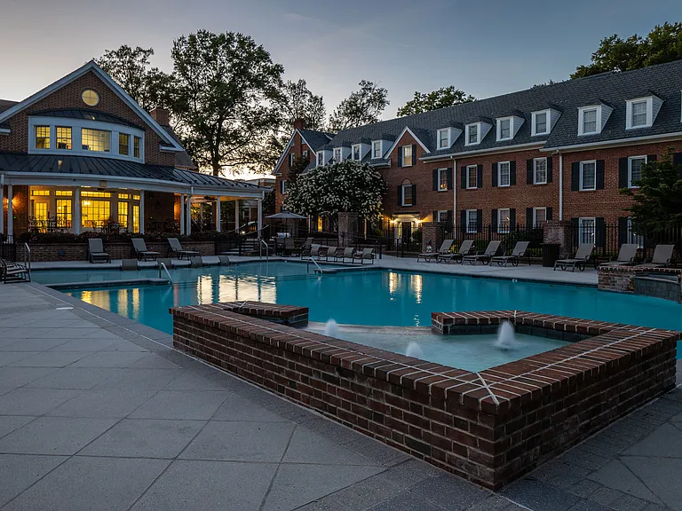 Malvern Manor apartment pool Richmond VA