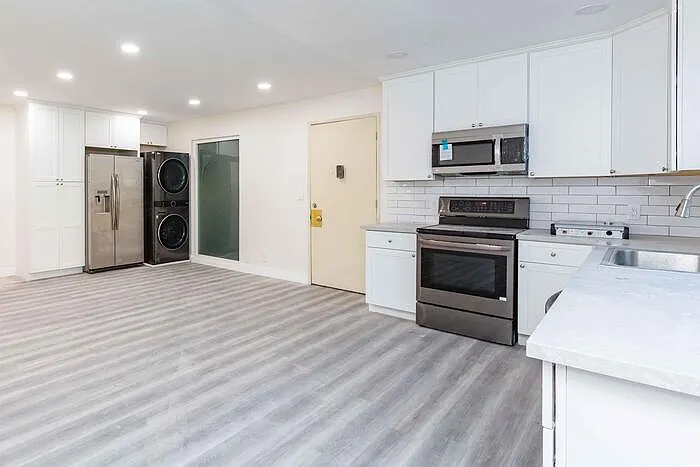 2615 Lake Ave #1 — Photo 3