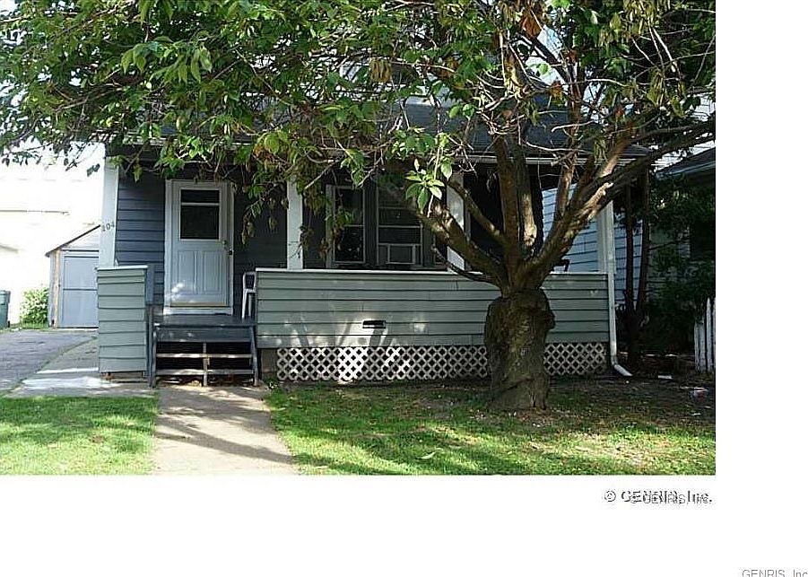 2nd image of 204 Morton St