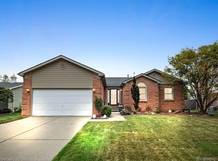 30744 S Gibraltar Rd, Gibraltar, MI 48173