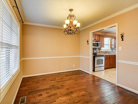 4th image of 1076 Ishee Dr