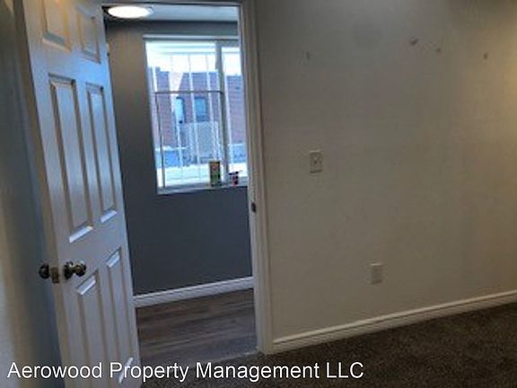 4th image of 1401 S Broadway #2