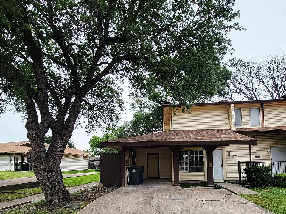 726 Arrowhead Cir