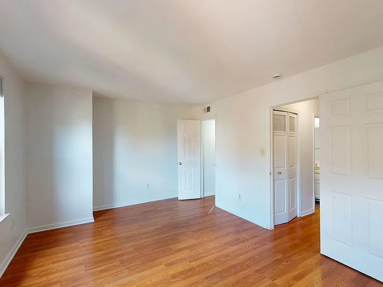 1433 A St NE #B — Photo 4