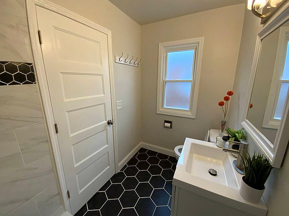 5th image of 52 Church Ave APT 1