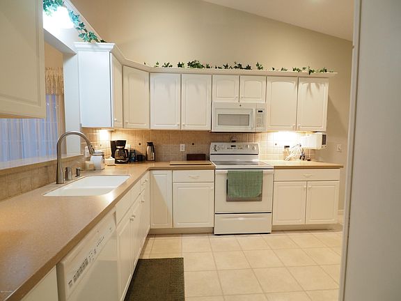 4th image of 3799 Harris Dr
