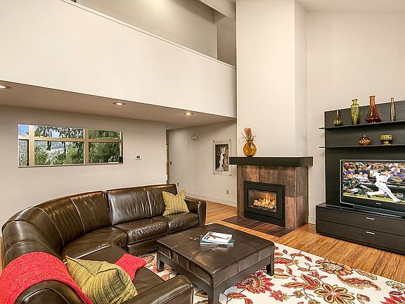 5th image of 85 Mount Pilchuck Ave NW