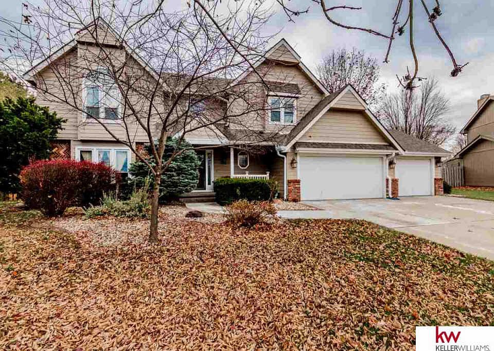 1st image of 1215 N 160th Avenue Cir