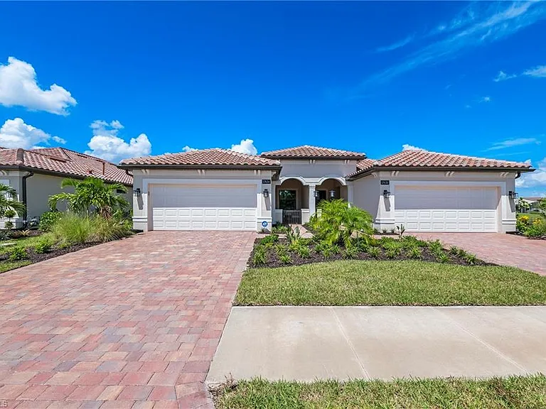 17434 Caravita Ln — Photo 28