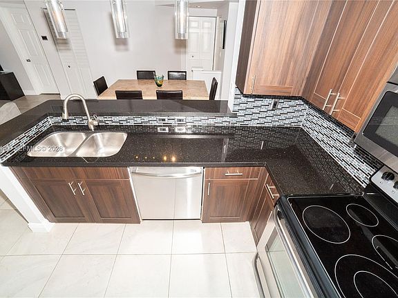 5th image of 17100 N Bay Rd APT 1802