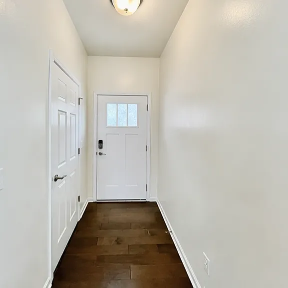 351 Cardwell Ln — Photo 2