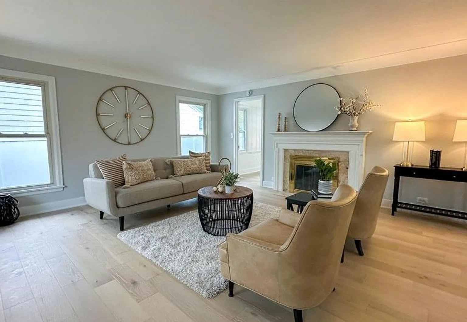 4 Bedroom 2 Bath Home in St. Louis Park! — Photo 4