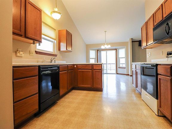 4th image of 5618 Providence Place Dr