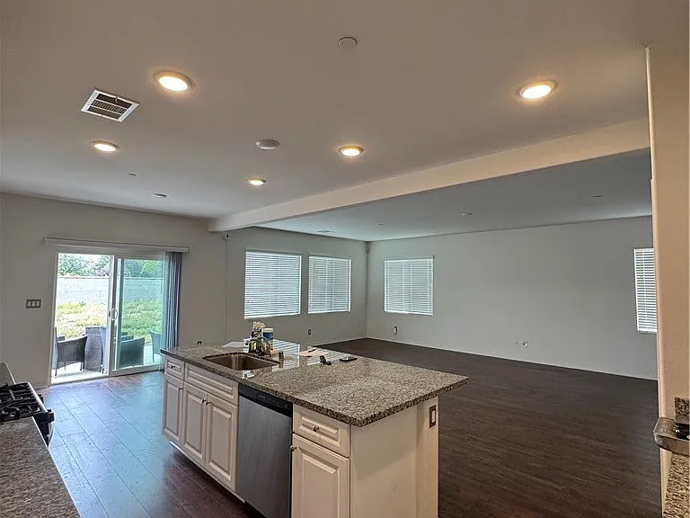 11016 Clear Lake Ln — Photo 5
