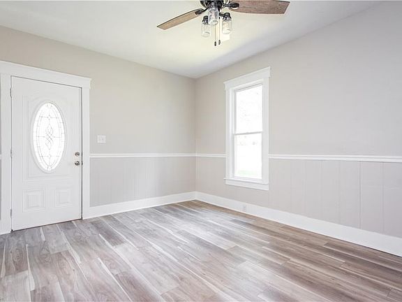 2nd image of 392 Jennings Ave