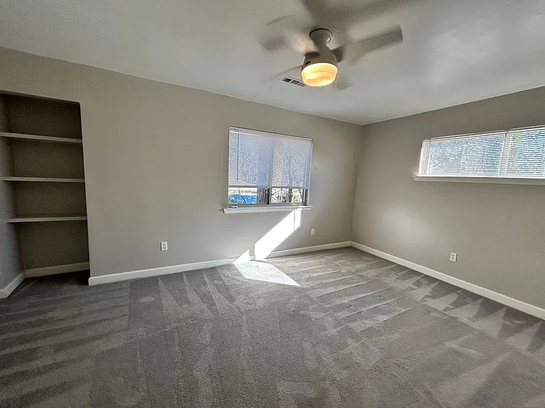4224 Victory St — Photo 14