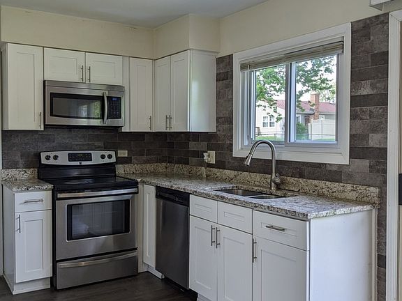 5th image of 508 Bristol Ln