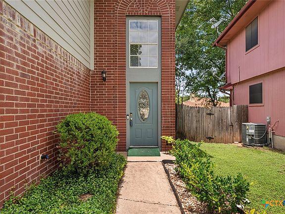 2nd image of 13812 Lothian Dr