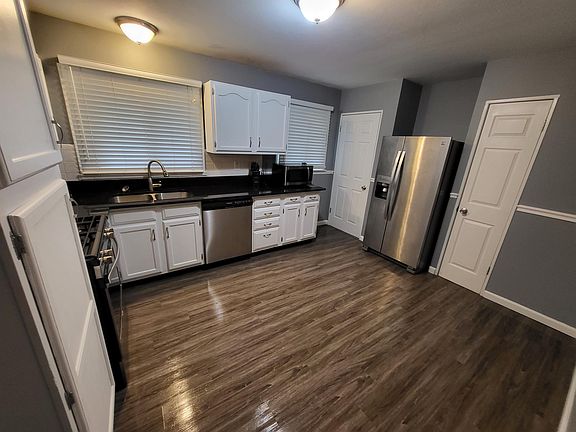 3rd image of 9 Fremont Ct