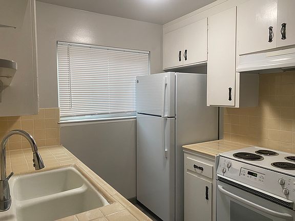 4th image of 207 Brennan St APT A
