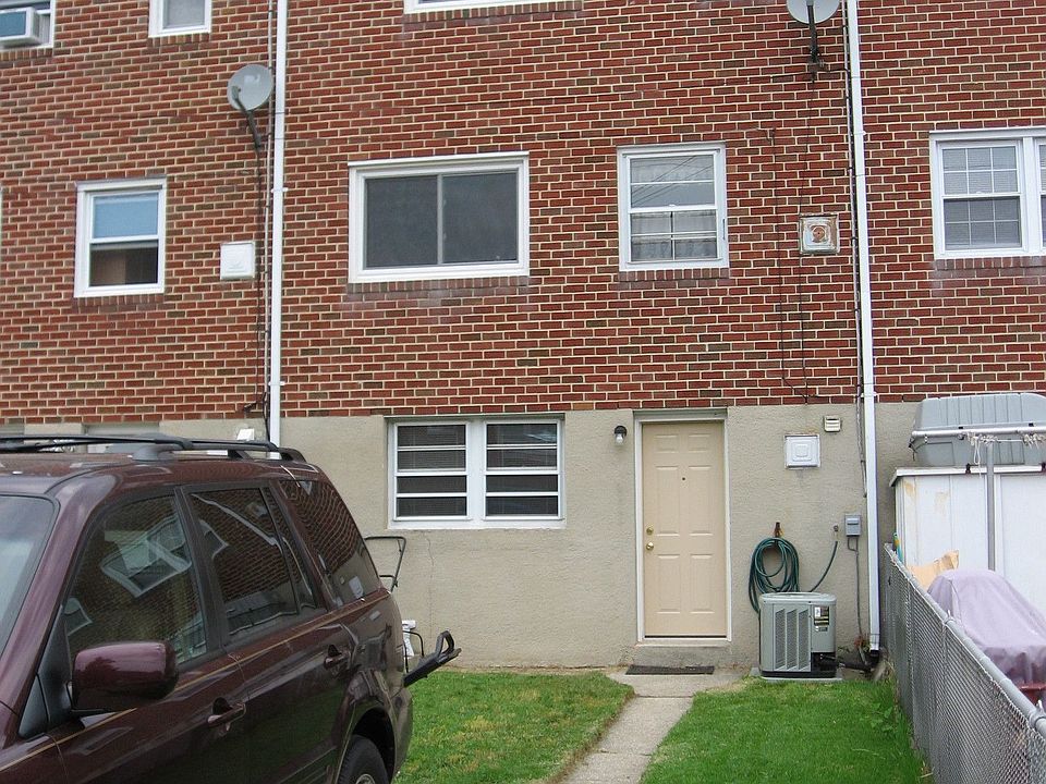 2nd image of 1131 Circle Dr