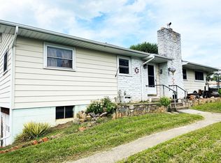 51 Collette St, Canton, NC 28716