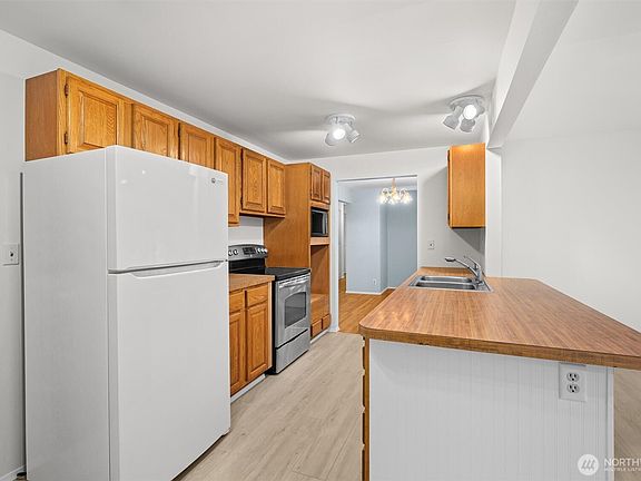 4th image of 16811 1st Avenue NW