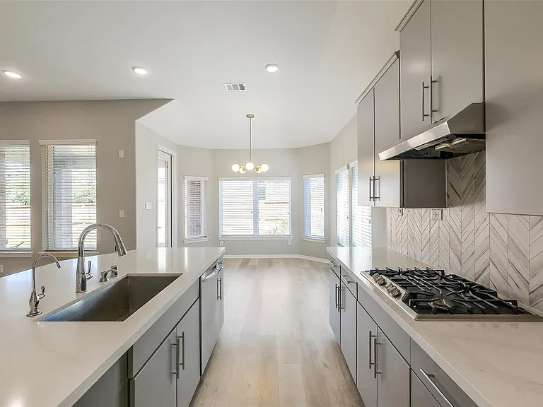 18314 Southwood Creek Dr — Photo 13