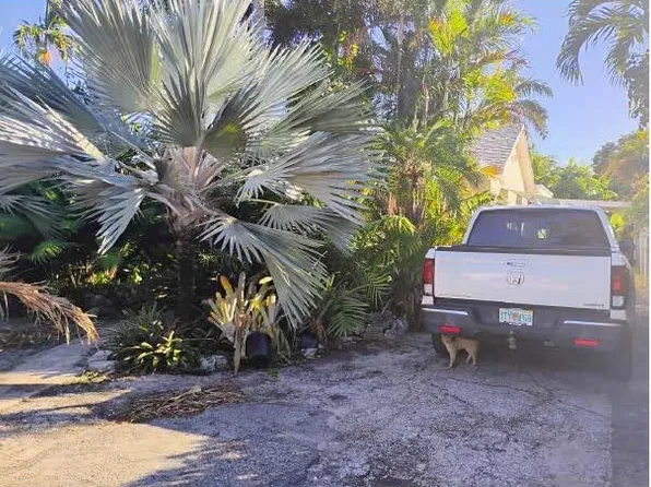 1221 18th Avenue N, Lake Worth Beach, FL 33460